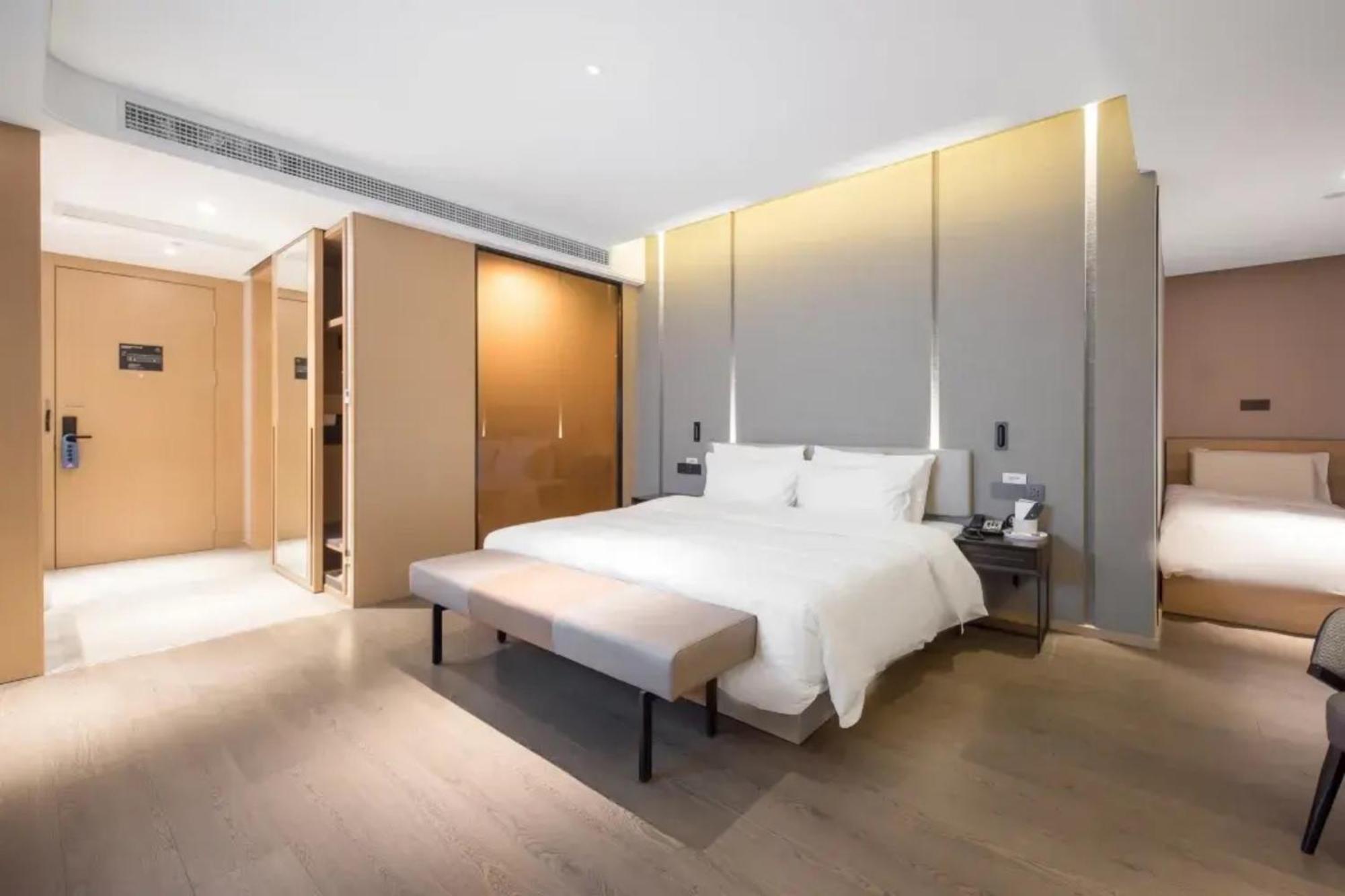 Atour Hotel Shanghai Caohejing Exterior photo